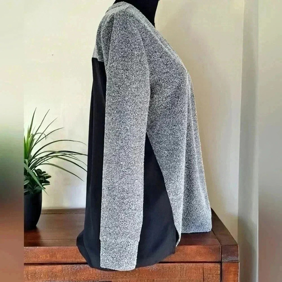 ❤️ Joe Fresh Long Sleeved V-neck Top Women's Small Grey and  Black Knit - Picture 5 of 14